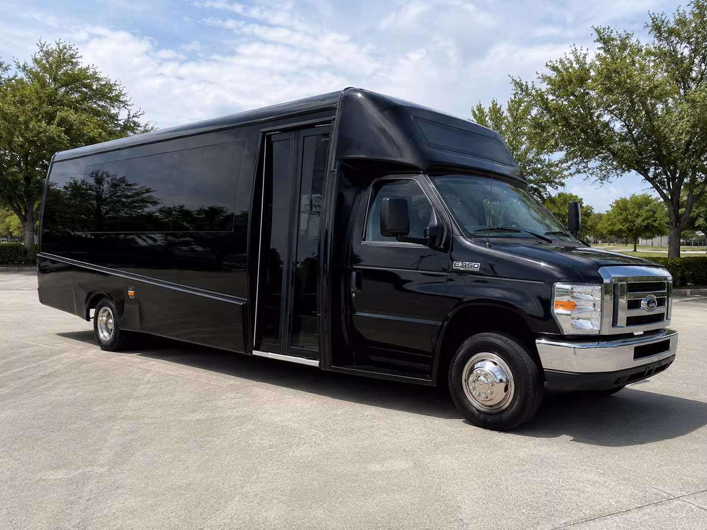field trip buses for rockville schools heading to washington dc