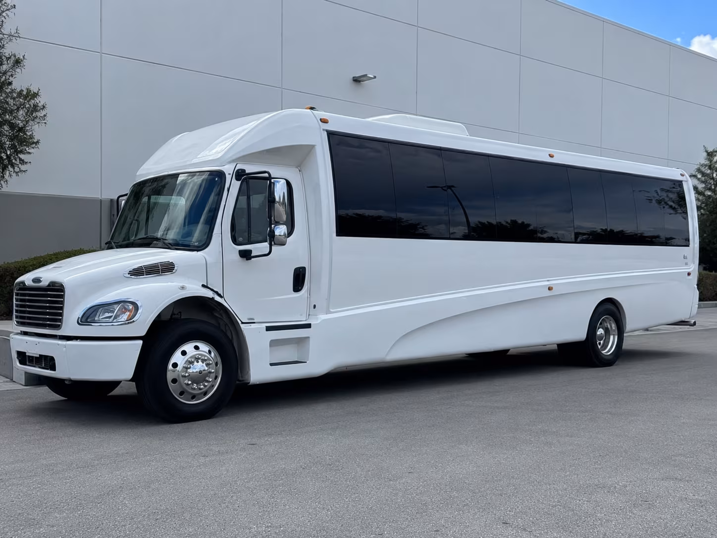 party buses and charter buses to washington commanders games at northwest stadium