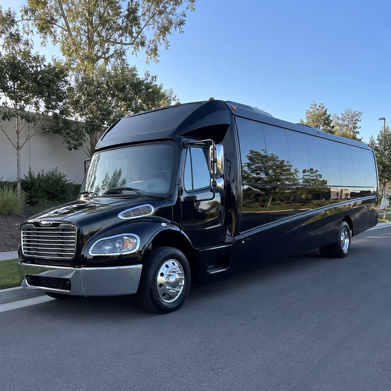 rockville 25 passenger minibus